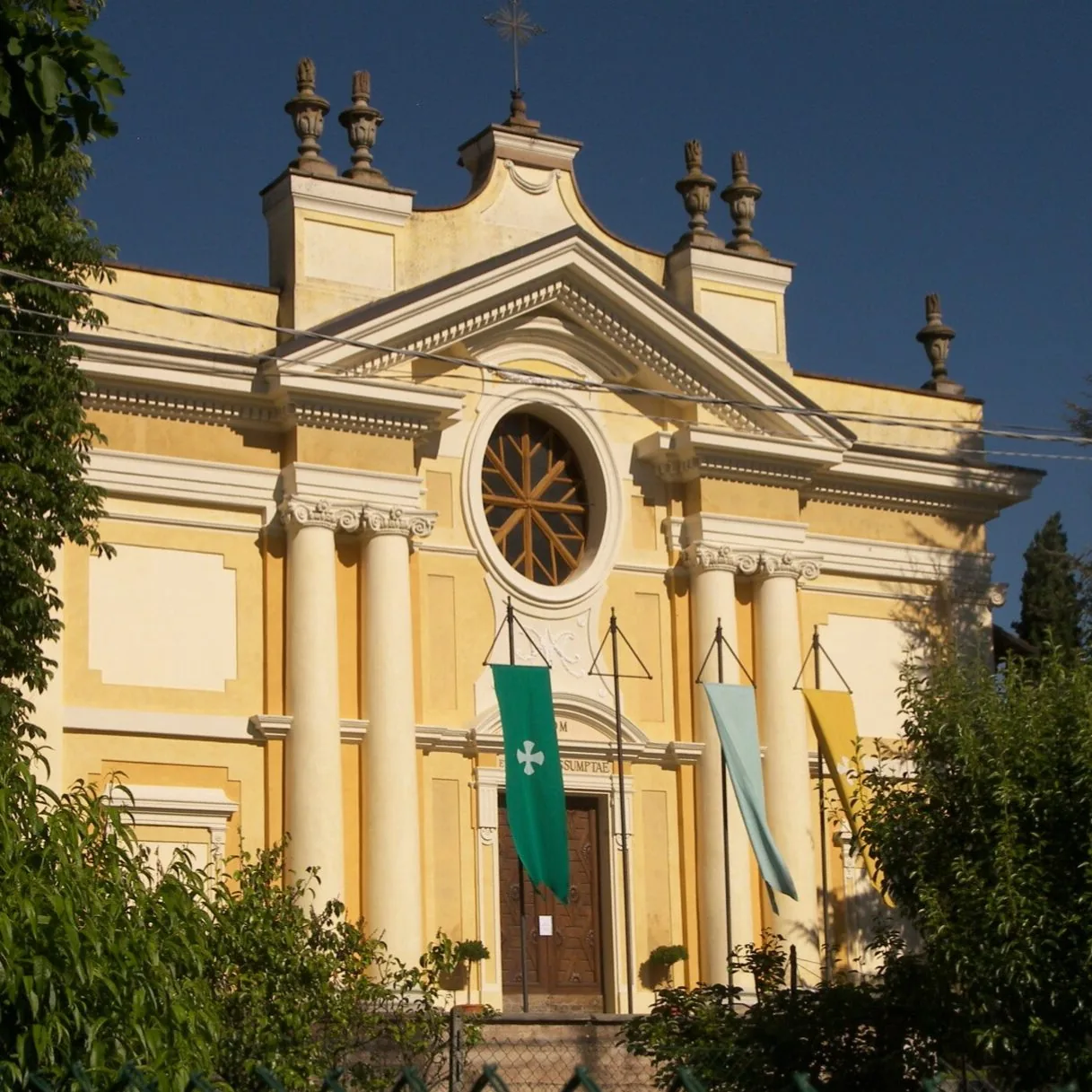 La chiesa parrocchiale della frazione Santa Maria di Roasio